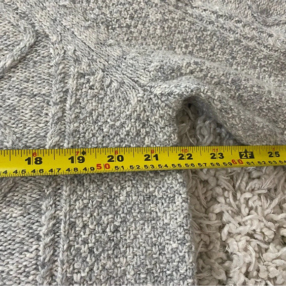 WIND RIVER HERITAGE - Like New! Grey Cable Knit Sweater - Picture 8 of 12